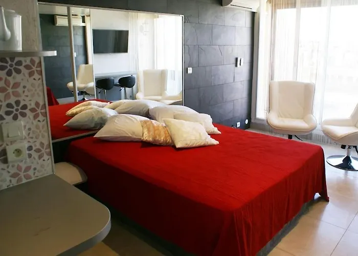 309, Héliopolis Ab, Village Naturiste * Agde